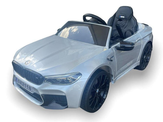 BMW M5 Elektroauto für Kinder (SX2118) - Hochglanz Silber/Grau - kidsdrive.net - Rideonkidcar - Elektroauto für Kinder - Geschenkidee - Kinderfahrzeug